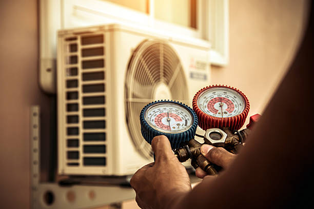 Professional Hvac technician working in Milam, TX